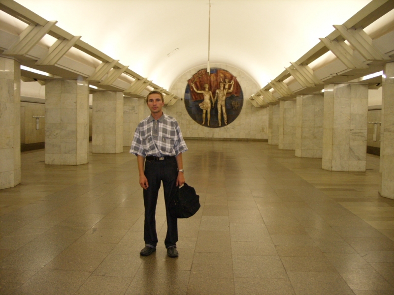 Метро полянка. Станция метро Полянка. Станция Полянка Москва. Метро Полянка вестибюль. Метро Полянка Москва.