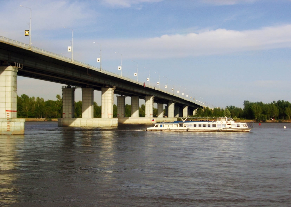 Река в барнауле. Река Обь Барнаул. Мост река Обь Барнаул. Реки города Барнаула. Барнаул Речной мост.