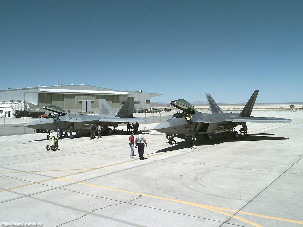 Janes world aircraft. F-15 аэродром. F-22 В ангаре США.