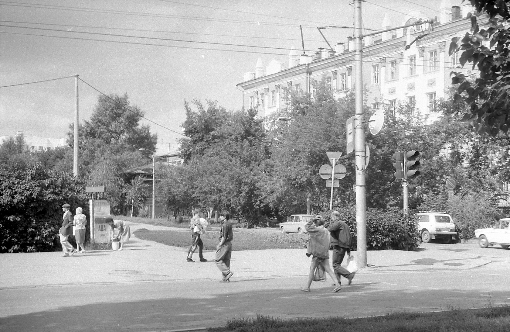 Барнаул 90х. Барнаул проспект Ленина 1990. Ленинский проспект 1990 год. Проспект Ленина Барнаул в 1972 году.